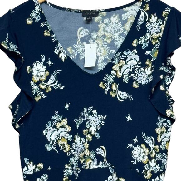 NWT Ann Taylor V-Neck Dress Size Medium - Picture 5 of 9
